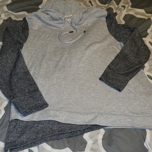 Gray shimmery sweatshirt - Picture 5 of 6